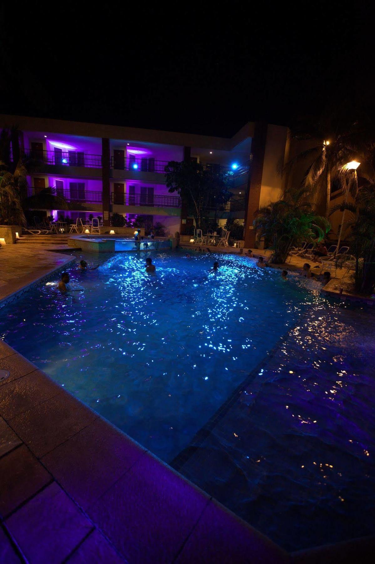 Hotel Jaragua โบกา เดล ริโอ ภายนอก รูปภาพ