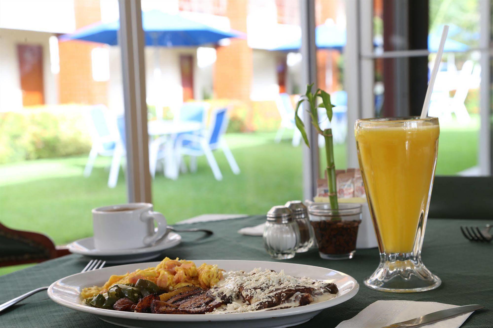 Hotel Jaragua โบกา เดล ริโอ ภายนอก รูปภาพ